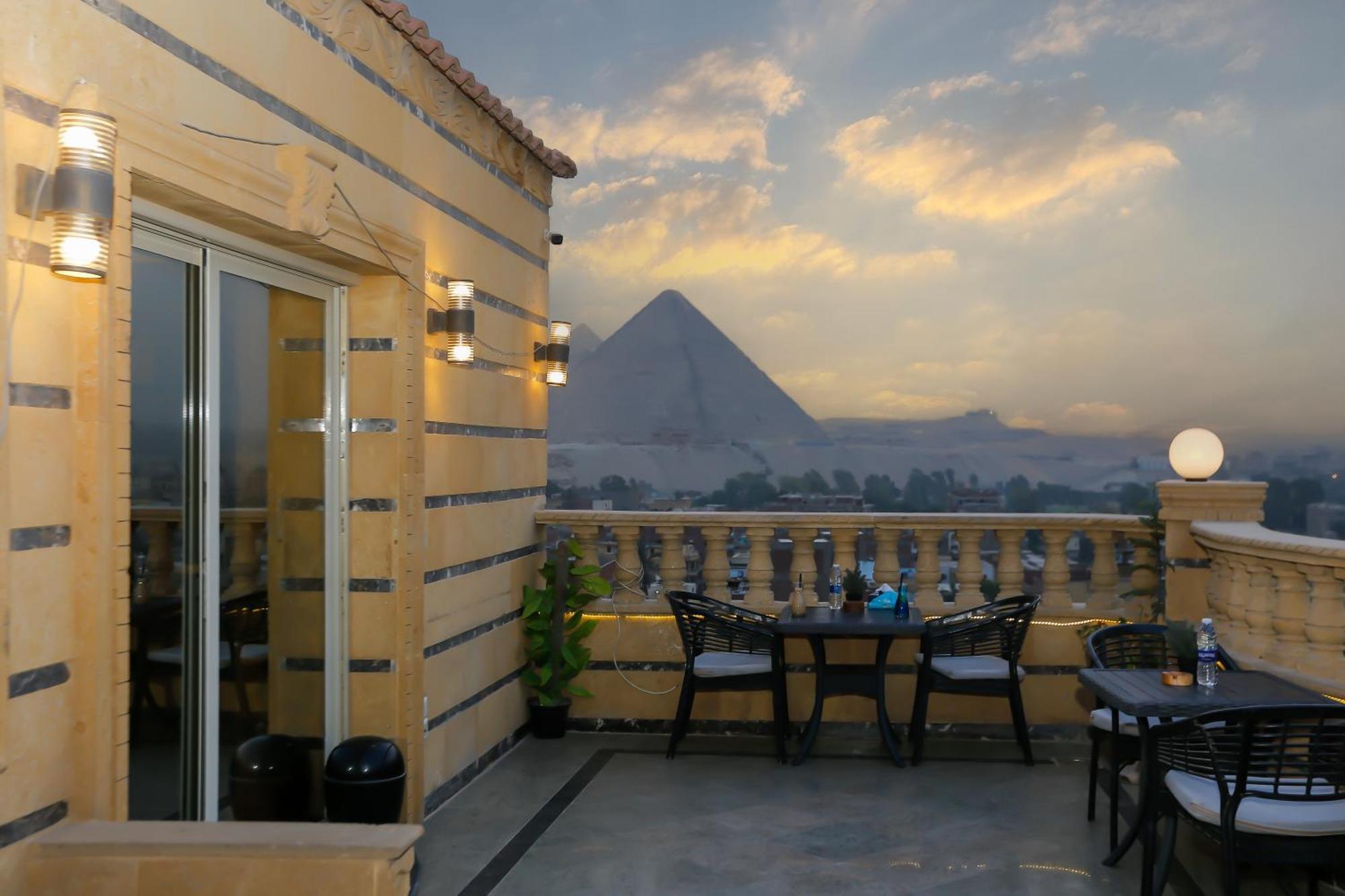 Crowne Pyramids View Inn Nazlet el-Sîsi Buitenkant foto