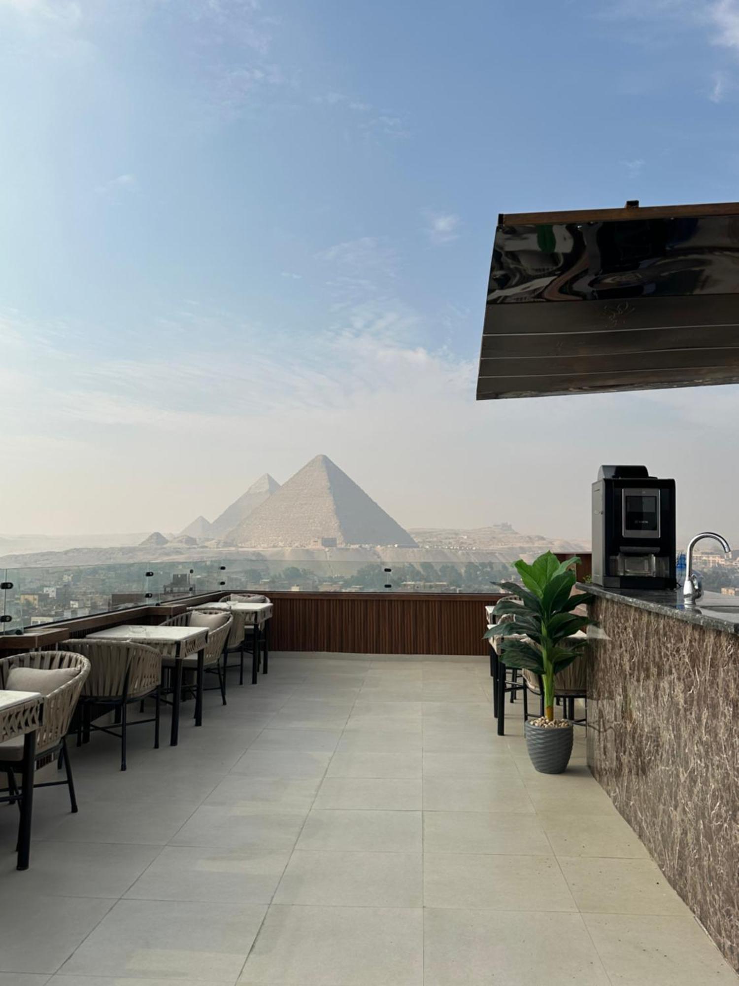 Crowne Pyramids View Inn Nazlet el-Sîsi Buitenkant foto