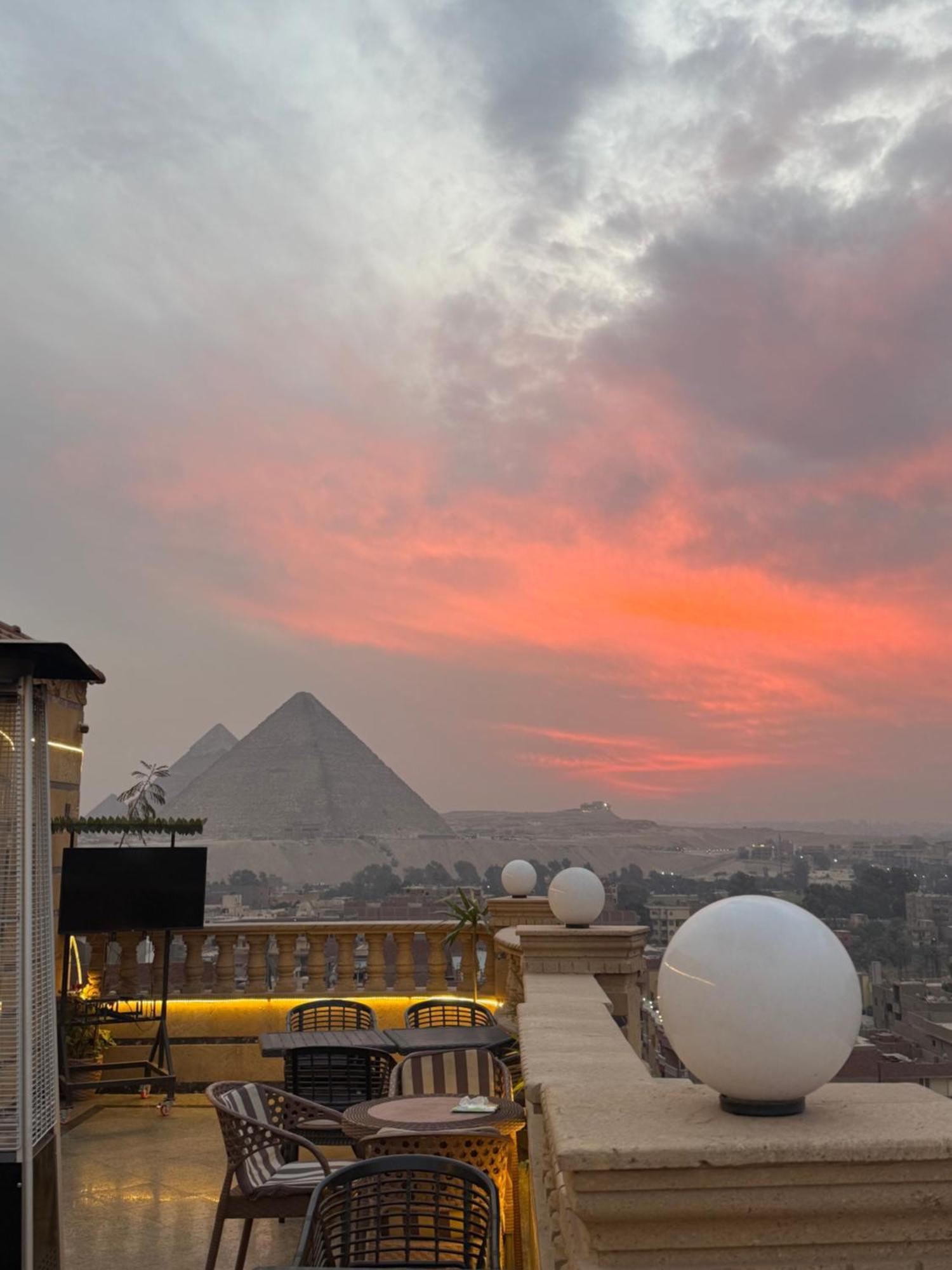 Crowne Pyramids View Inn Nazlet el-Sîsi Buitenkant foto